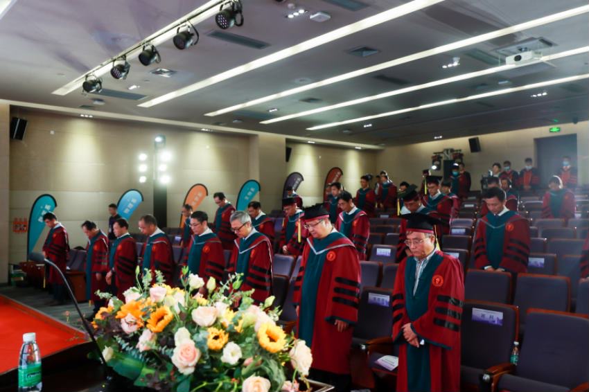 默哀.jpg 默哀.jpg